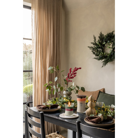 HOLIDAY GARLAND